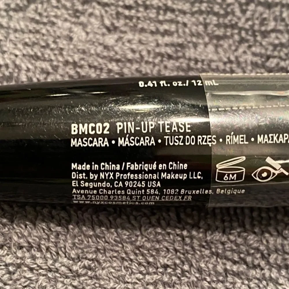 1050 NYX Pin Up Tease Black Mascara Professional Makeup
